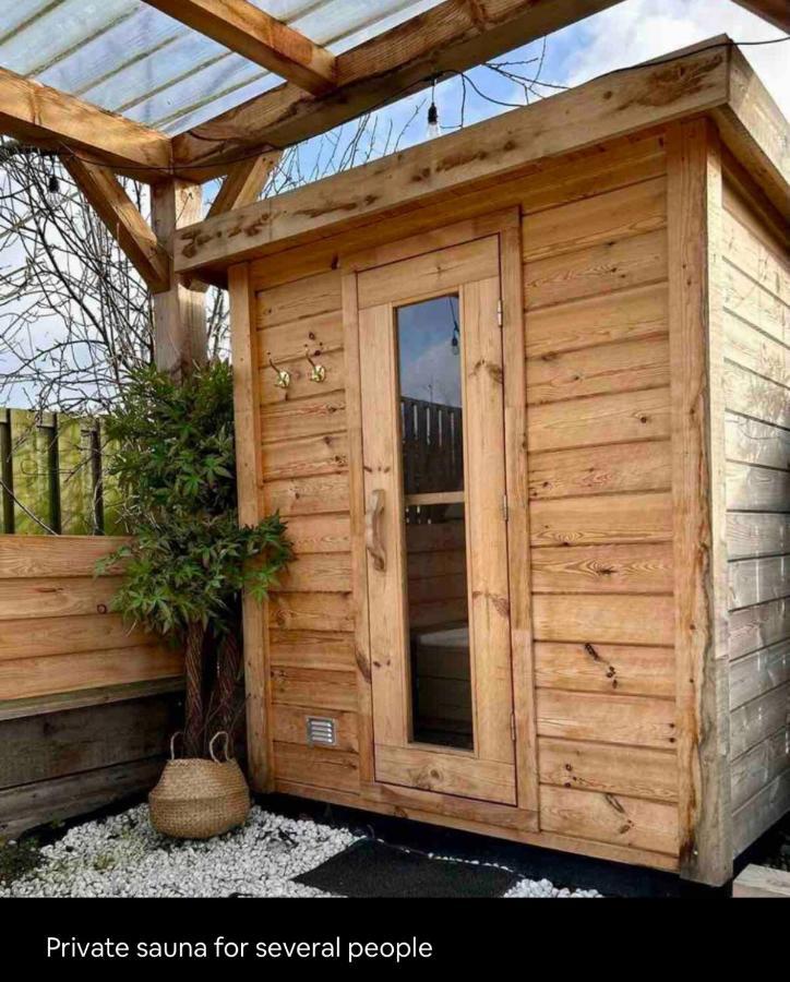 Wellness Bungalow With Jacuzzi &Sauna&Private Garden Near Amsterdam Vijfhuizen 外观 照片