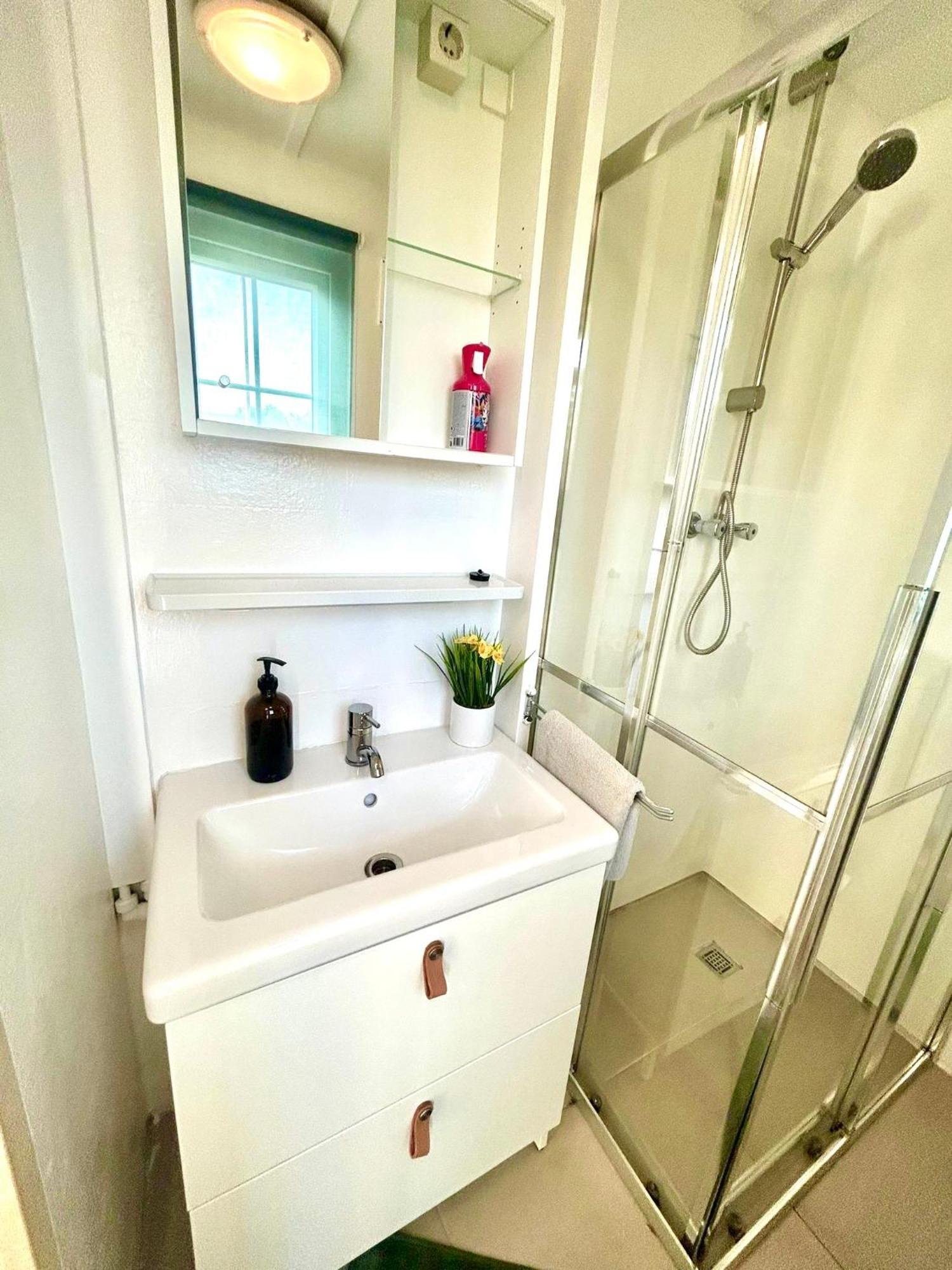 Wellness Bungalow With Jacuzzi &Sauna&Private Garden Near Amsterdam Vijfhuizen 外观 照片